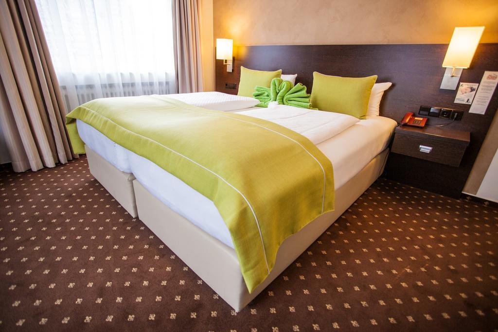Hotel Ochsen Бад-Заульгау Экстерьер фото